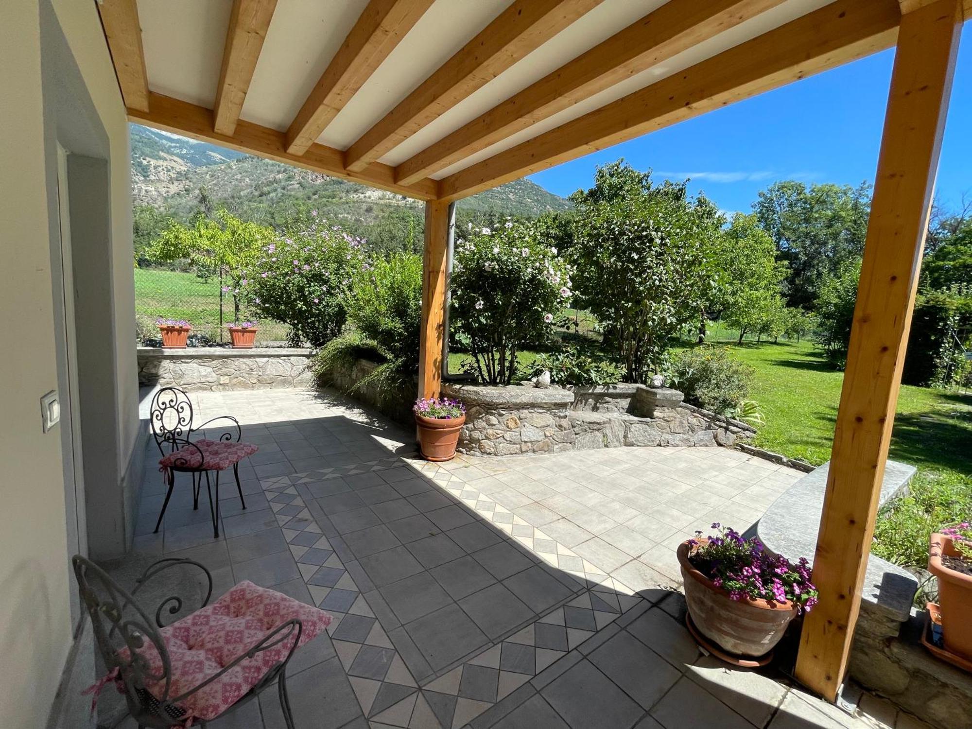 La Casina Di Oscar Ad Ao V Combe Vda Quart 0014 E 00I6 아파트 외부 사진
