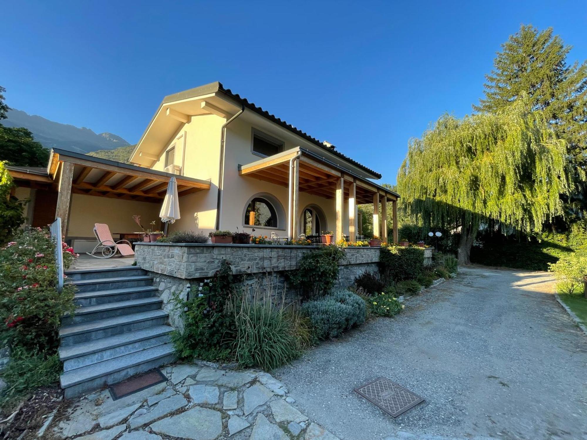 La Casina Di Oscar Ad Ao V Combe Vda Quart 0014 E 00I6 아파트 외부 사진