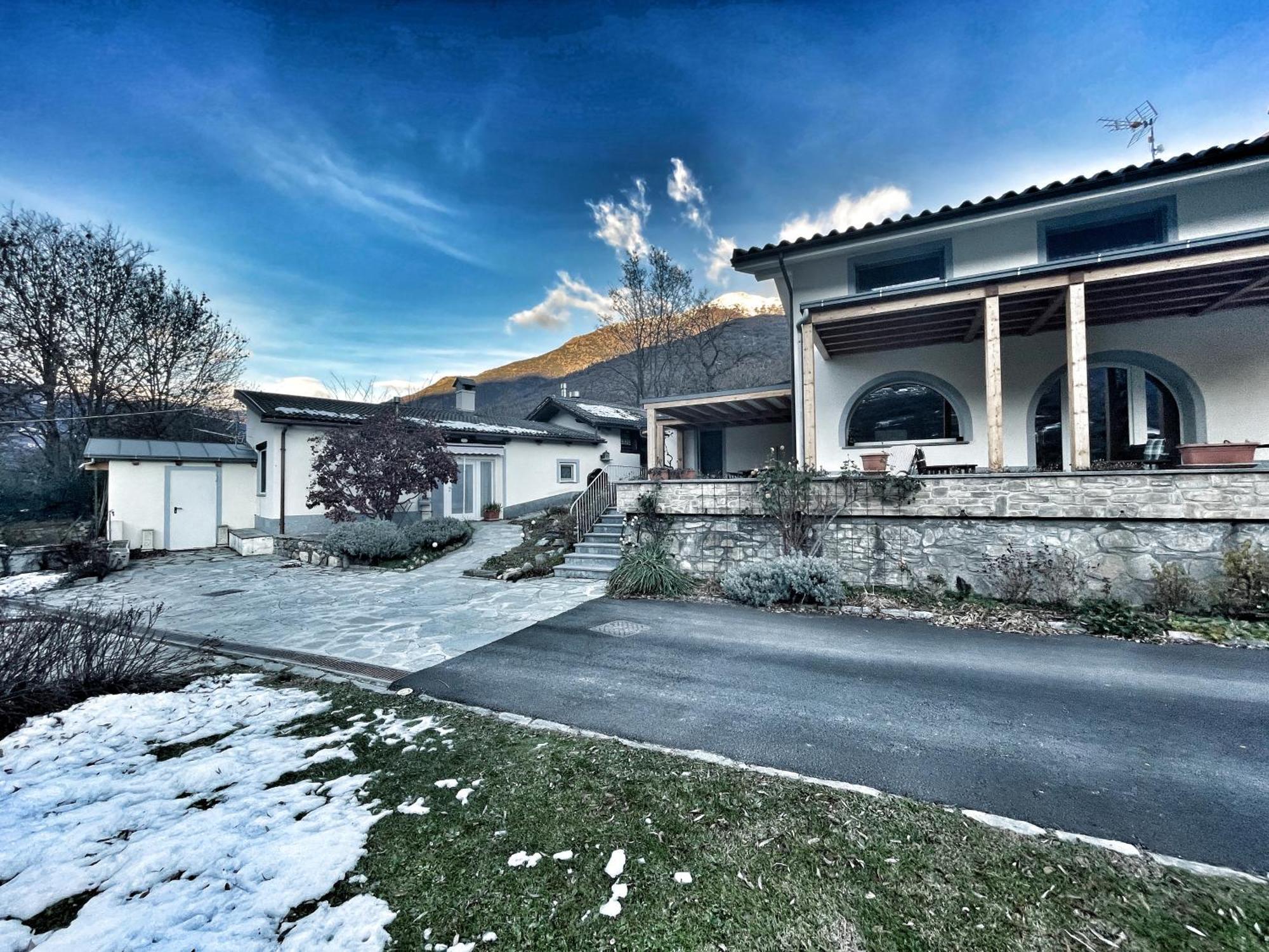 La Casina Di Oscar Ad Ao V Combe Vda Quart 0014 E 00I6 아파트 외부 사진
