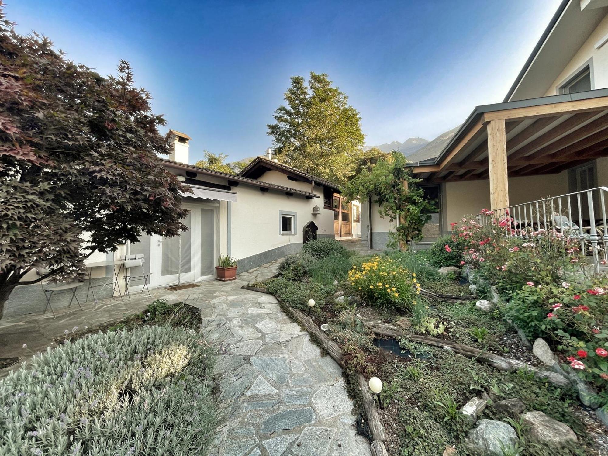 La Casina Di Oscar Ad Ao V Combe Vda Quart 0014 E 00I6 아파트 외부 사진